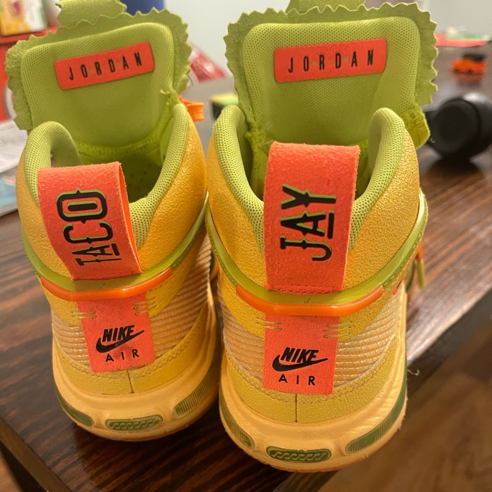 Taco Jay Jordan Basketball Shoes, size 6.5